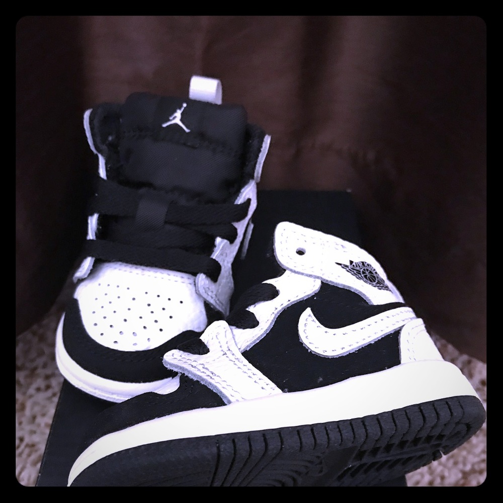 Black & White Jordan 1 Mid